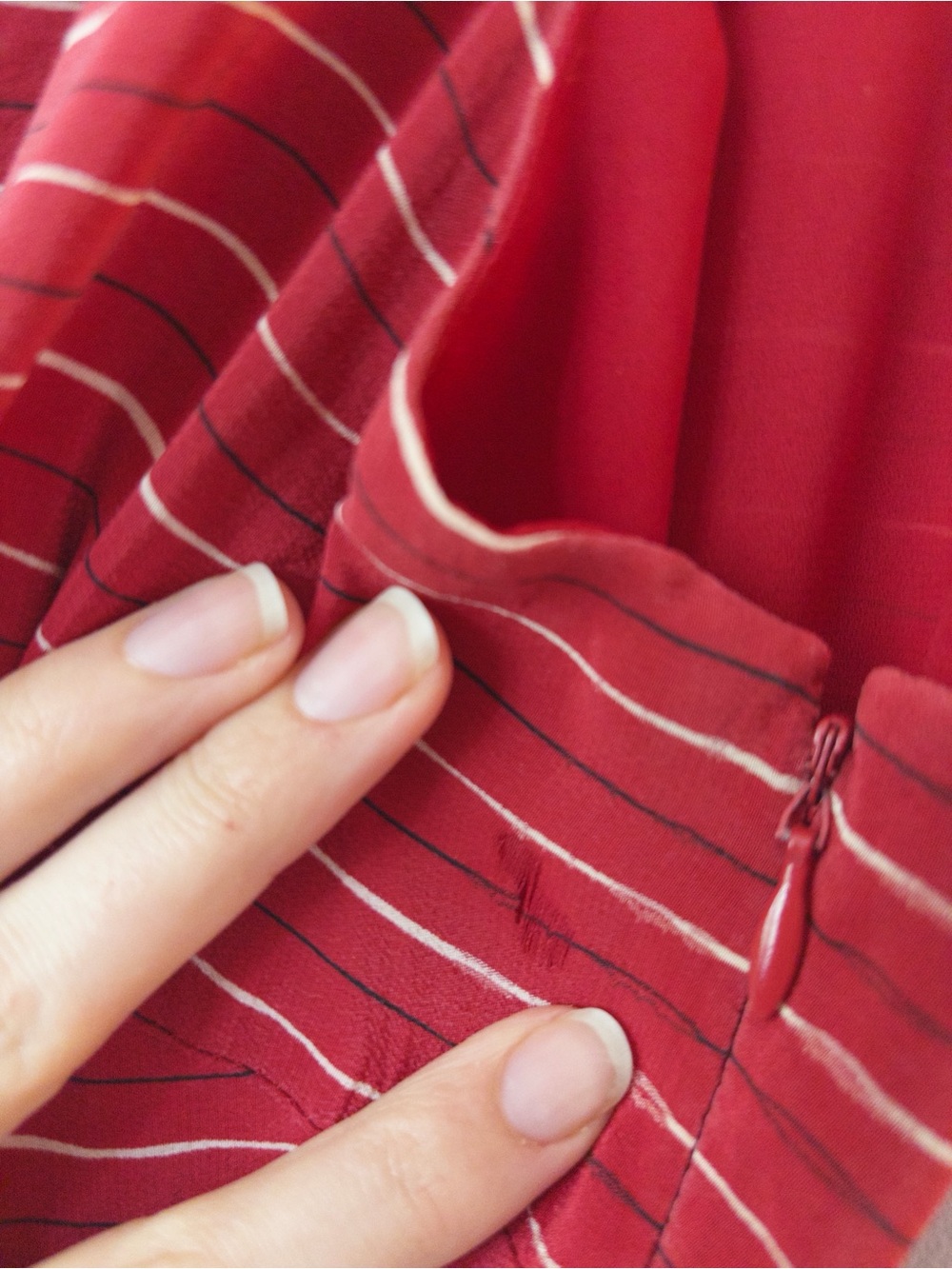 Boatneck red striped silk dress - Picture 7 of 7